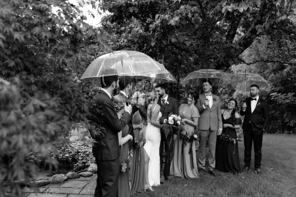 why-rain-is-good-for-wedding-pictures