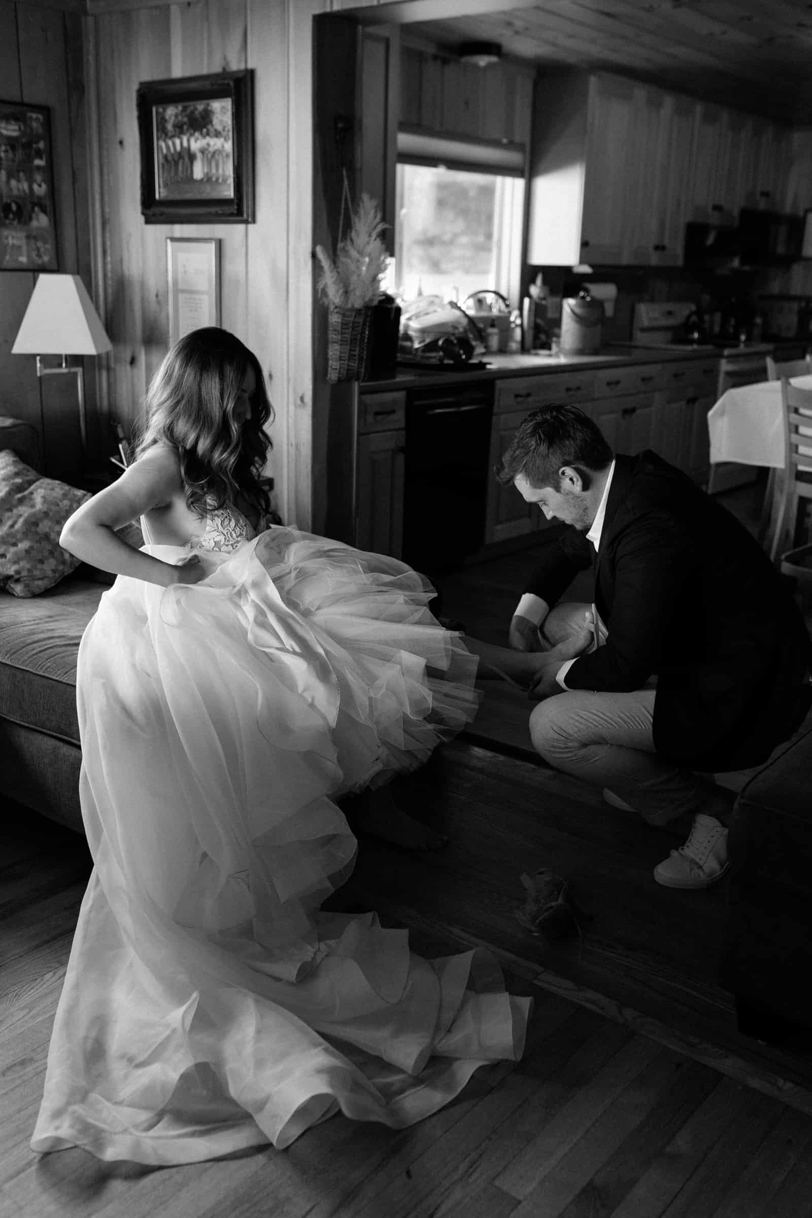 intimate-weddings-vs-elopements
